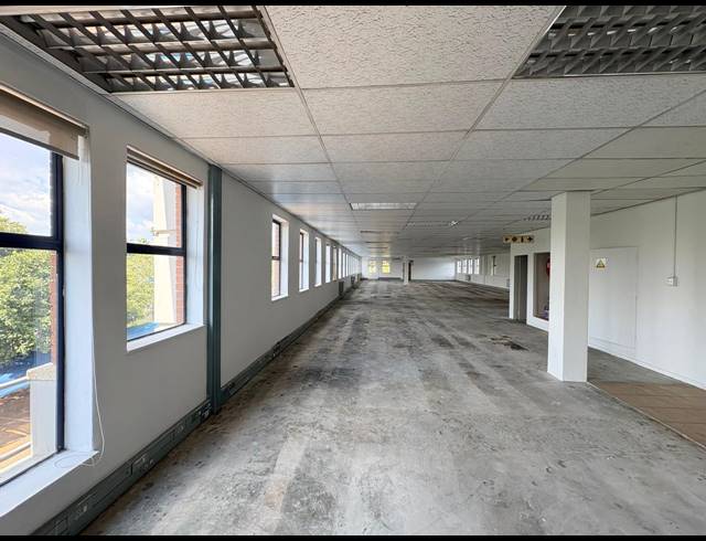 750M² OFFICE TO LET IN RANDJESPARK